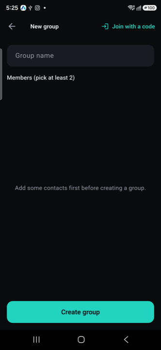 New group screen with a group name field and a note that at least 2 members are needed